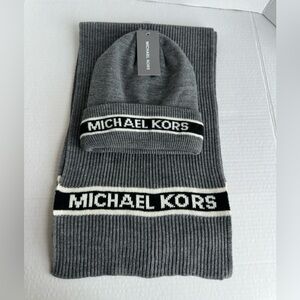 Michael Kors Gray Logo Beanie & Scarf Set | One Size | NWT | Winter Cold Weather